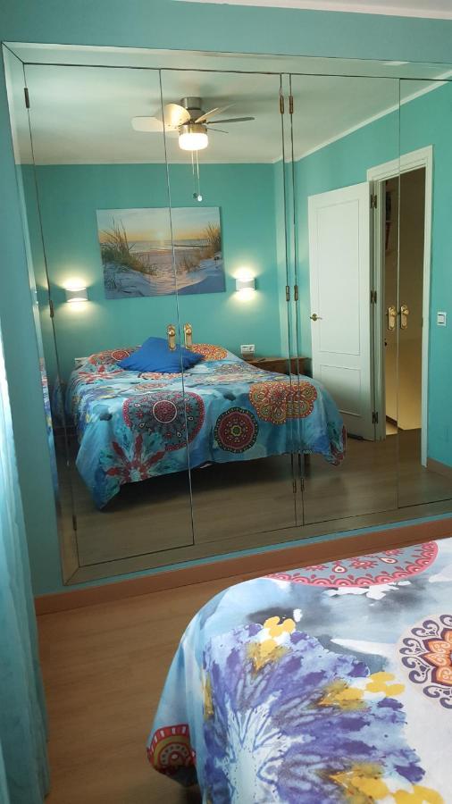 Semi-Detached Adosado Con Encanto -130 M2 - Wifi 600 Mb - Piscina Comunitaria - Patio Privado Torremolinos Kültér fotó
