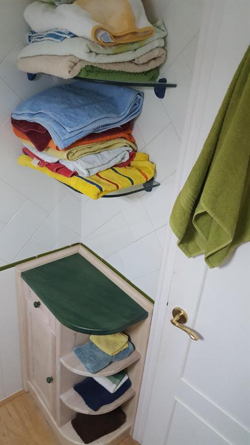 Semi-Detached Adosado Con Encanto -130 M2 - Wifi 600 Mb - Piscina Comunitaria - Patio Privado Torremolinos Kültér fotó