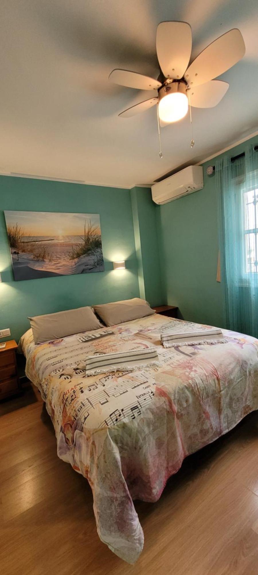 Semi-Detached Adosado Con Encanto -130 M2 - Wifi 600 Mb - Piscina Comunitaria - Patio Privado Torremolinos Kültér fotó